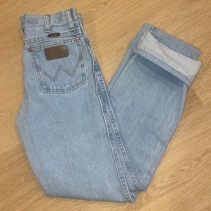 Womens cowboy cut slim wranglers. Never worn!